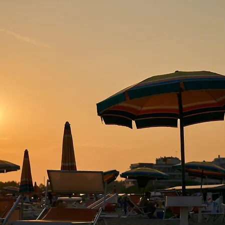 Charming For Up To 5 Guests Apartment Bibione