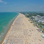 Апартаменти Charming For Up To 5 Guests *