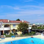 Апартаменти Charming For Up To 5 Guests Бібіоне